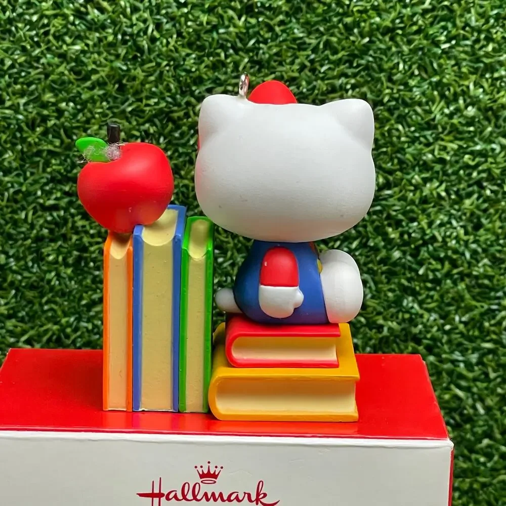 2016 Hallmark Keepsake Hello Kitty Christmas Ornament